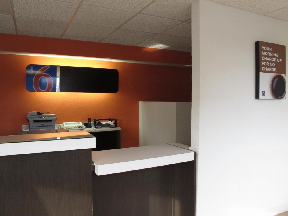 Motel 6 Baltimore MD Image 4